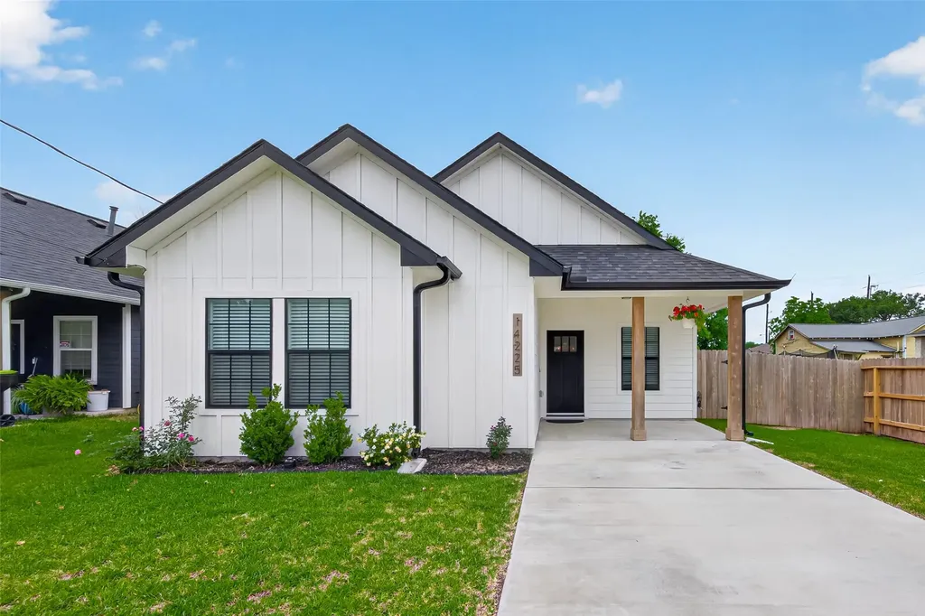 14225 W Richmond Street Needville TX 77461
