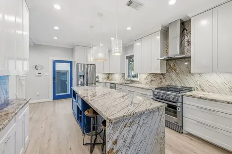 801 W 13th Street Houston TX 77008