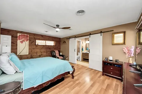 142 Wall Street Cleveland TX 77327