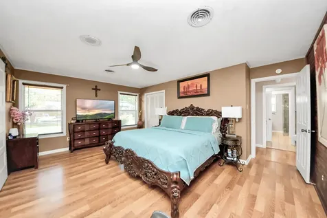 142 Wall Street Cleveland TX 77327
