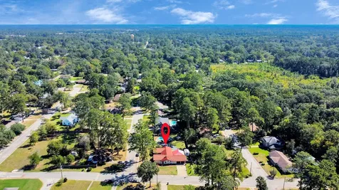 142 Wall Street Cleveland TX 77327
