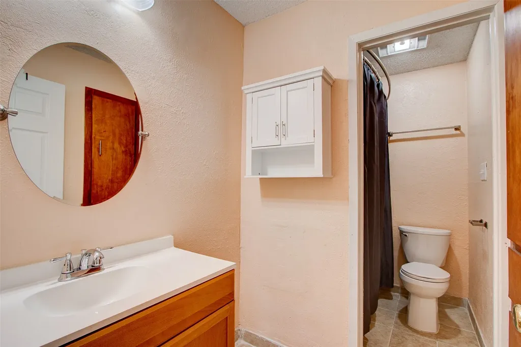 10621 Lanshire Drive A Austin TX 78758