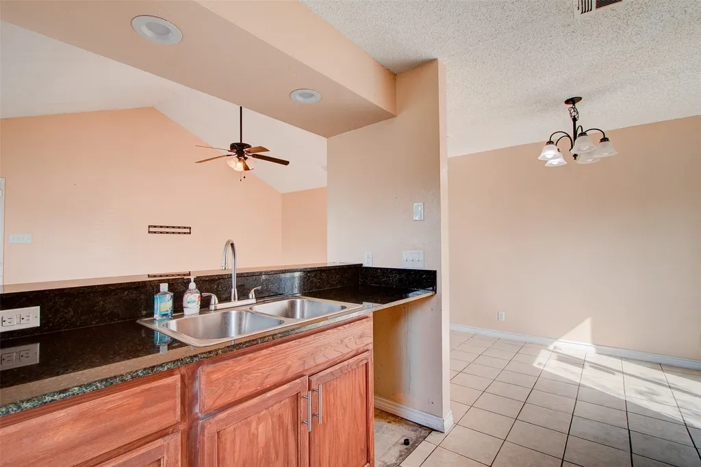 10621 Lanshire Drive A Austin TX 78758