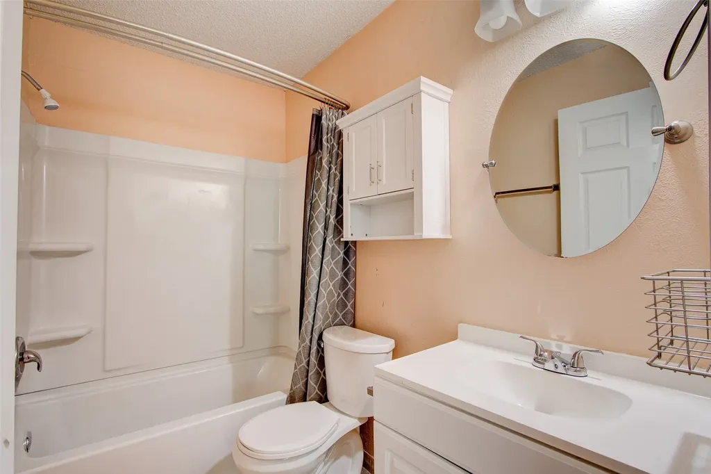 10621 Lanshire Drive A Austin TX 78758