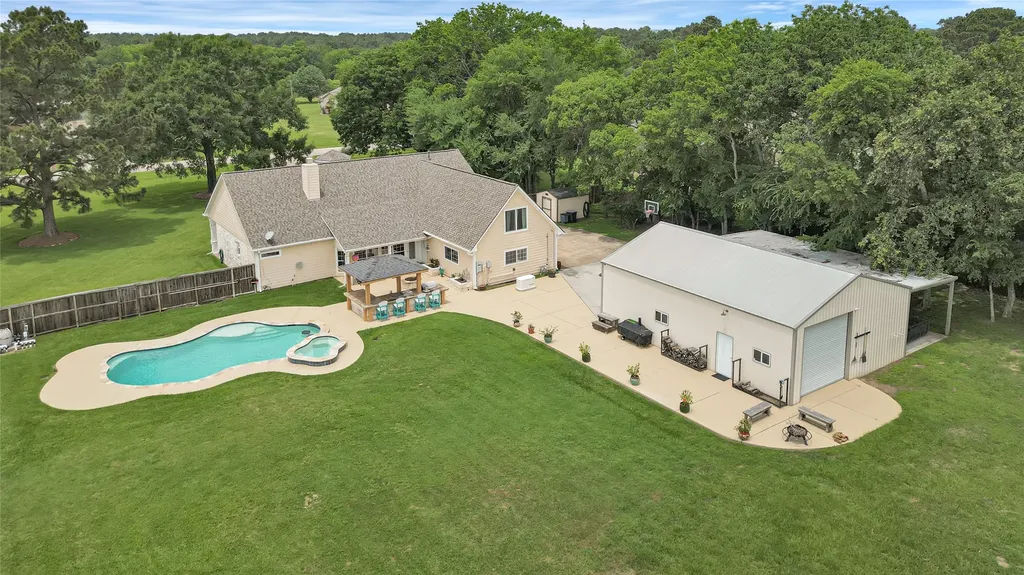 13514 Jbk Memorial Drive Willis TX 77318