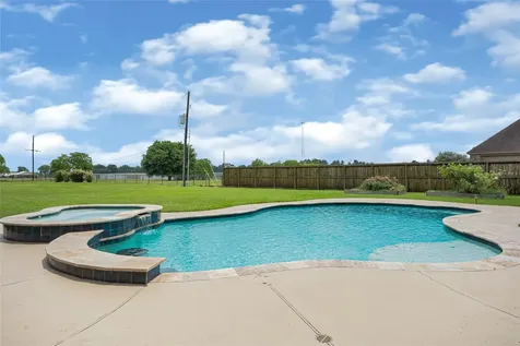 13514 Jbk Memorial Drive Willis TX 77318
