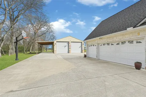 13514 Jbk Memorial Drive Willis TX 77318