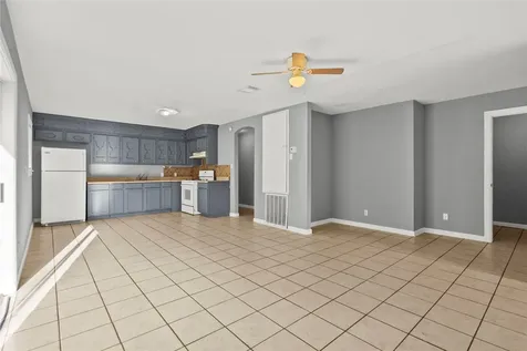 206 S Texas Street Texas City TX 77591
