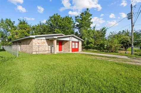 206 S Texas Street Texas City TX 77591