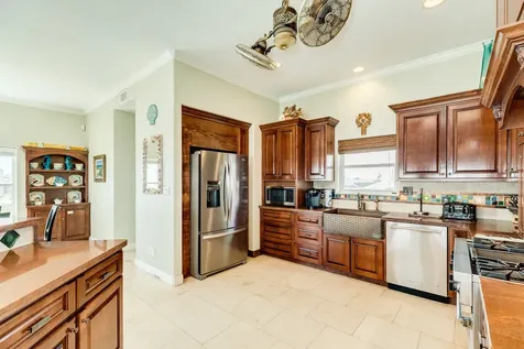 4227 Vista Boulevard Galveston TX 77554