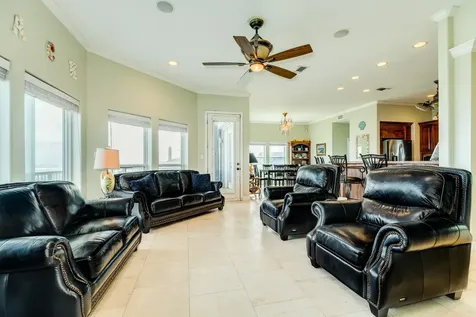 4227 Vista Boulevard Galveston TX 77554