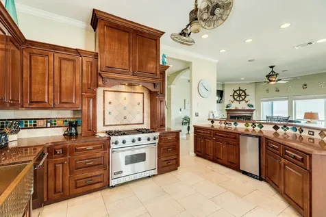 4227 Vista Boulevard Galveston TX 77554