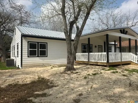 1008 Gonzales Street Cuero TX 77954