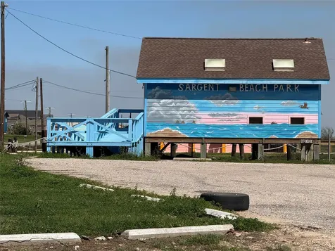 610 & 609 Bonita Street Sargent TX 77414