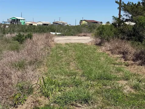 610 & 609 Bonita Street Sargent TX 77414