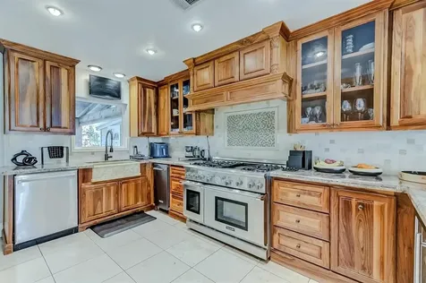 755 19th Street Beaumont TX 77706