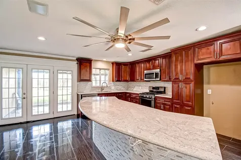 4804 Saxon Street Bellaire TX 77401