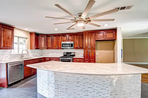 4804 Saxon Street Bellaire TX 77401