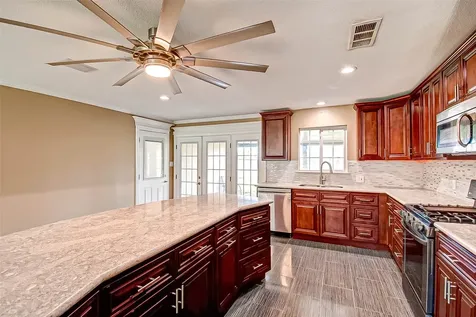 4804 Saxon Street Bellaire TX 77401