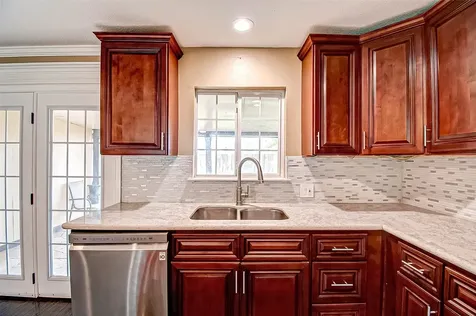 4804 Saxon Street Bellaire TX 77401