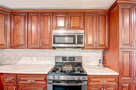 4804 Saxon Street Bellaire TX 77401
