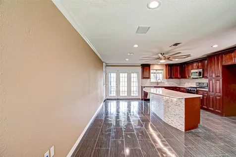 4804 Saxon Street Bellaire TX 77401