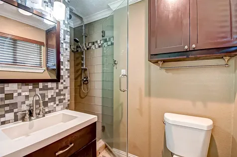 4804 Saxon Street Bellaire TX 77401