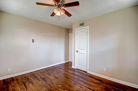 4804 Saxon Street Bellaire TX 77401