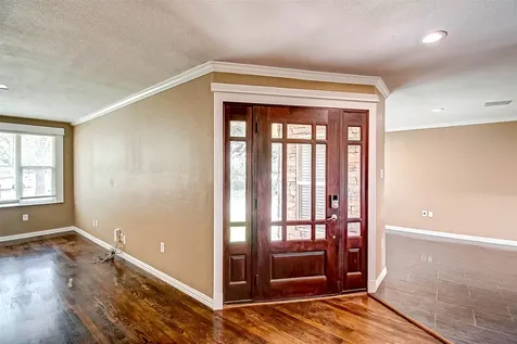 4804 Saxon Street Bellaire TX 77401