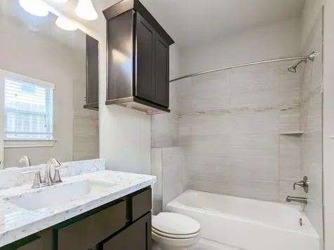 5323 Kiam Street Houston TX 77007