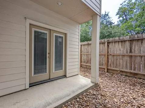 5323 Kiam Street Houston TX 77007