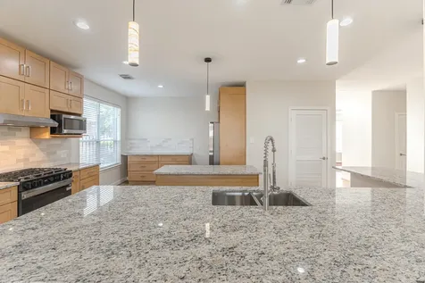 27 Fraiser Fir Place Spring TX 77389