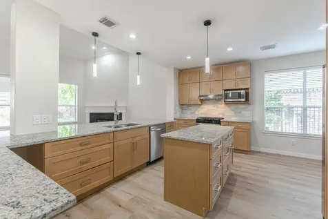 27 Fraiser Fir Place Spring TX 77389