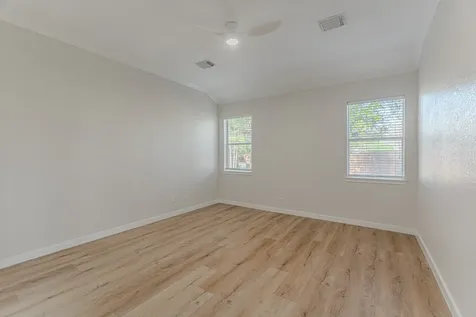 27 Fraiser Fir Place Spring TX 77389