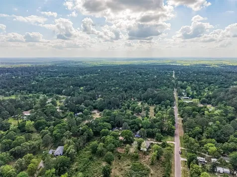 5616 Tall Pine Road Navasota TX 77868
