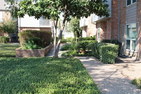 5976 Woodway Place Court Houston TX 77057