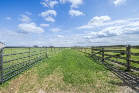 2042 Us Highway 77 Lott TX 76656