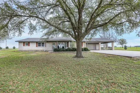 2042 Us Highway 77 Lott TX 76656