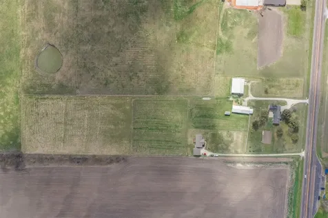 2042 Us Highway 77 Lott TX 76656