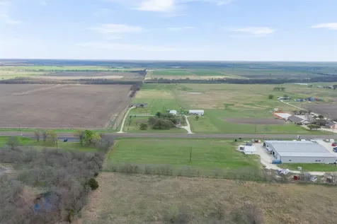 2042 Us Highway 77 Lott TX 76656
