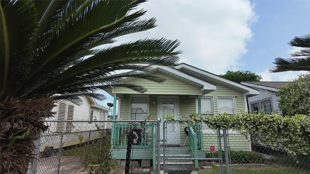 5507 Avenue P Galveston TX 77551