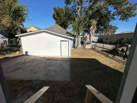 1912 Gentry Street Houston TX 77009