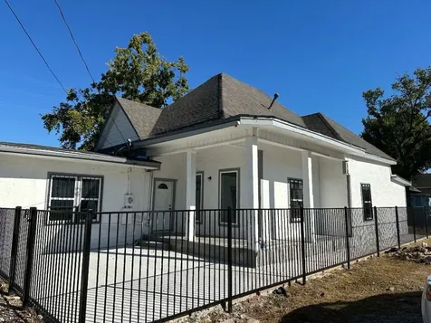 1912 Gentry Street Houston TX 77009