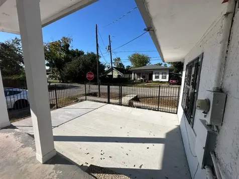 1912 Gentry Street Houston TX 77009