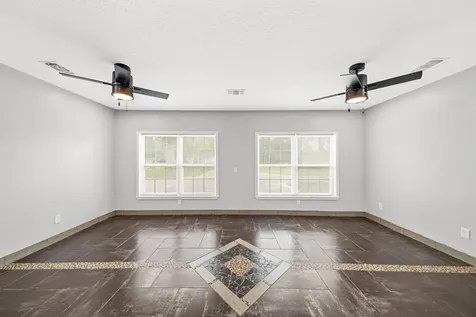 5930 County Road 396 Alvin TX 77511