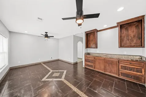5930 County Road 396 Alvin TX 77511