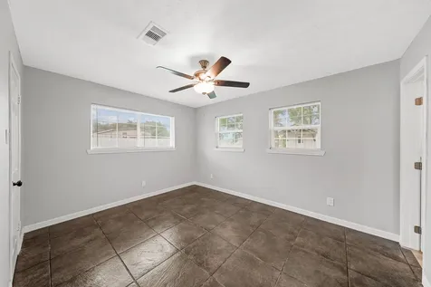 5930 County Road 396 Alvin TX 77511