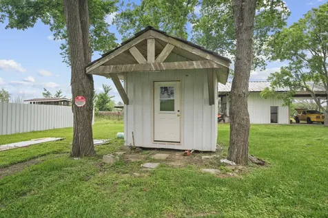 5930 County Road 396 Alvin TX 77511