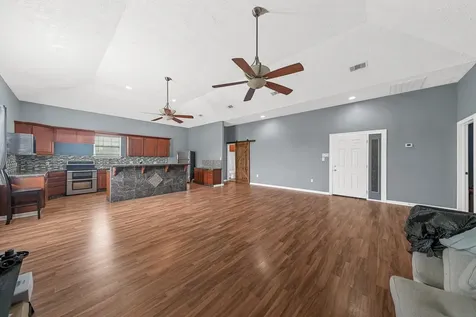5930 County Road 396 Alvin TX 77511