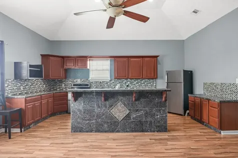5930 County Road 396 Alvin TX 77511